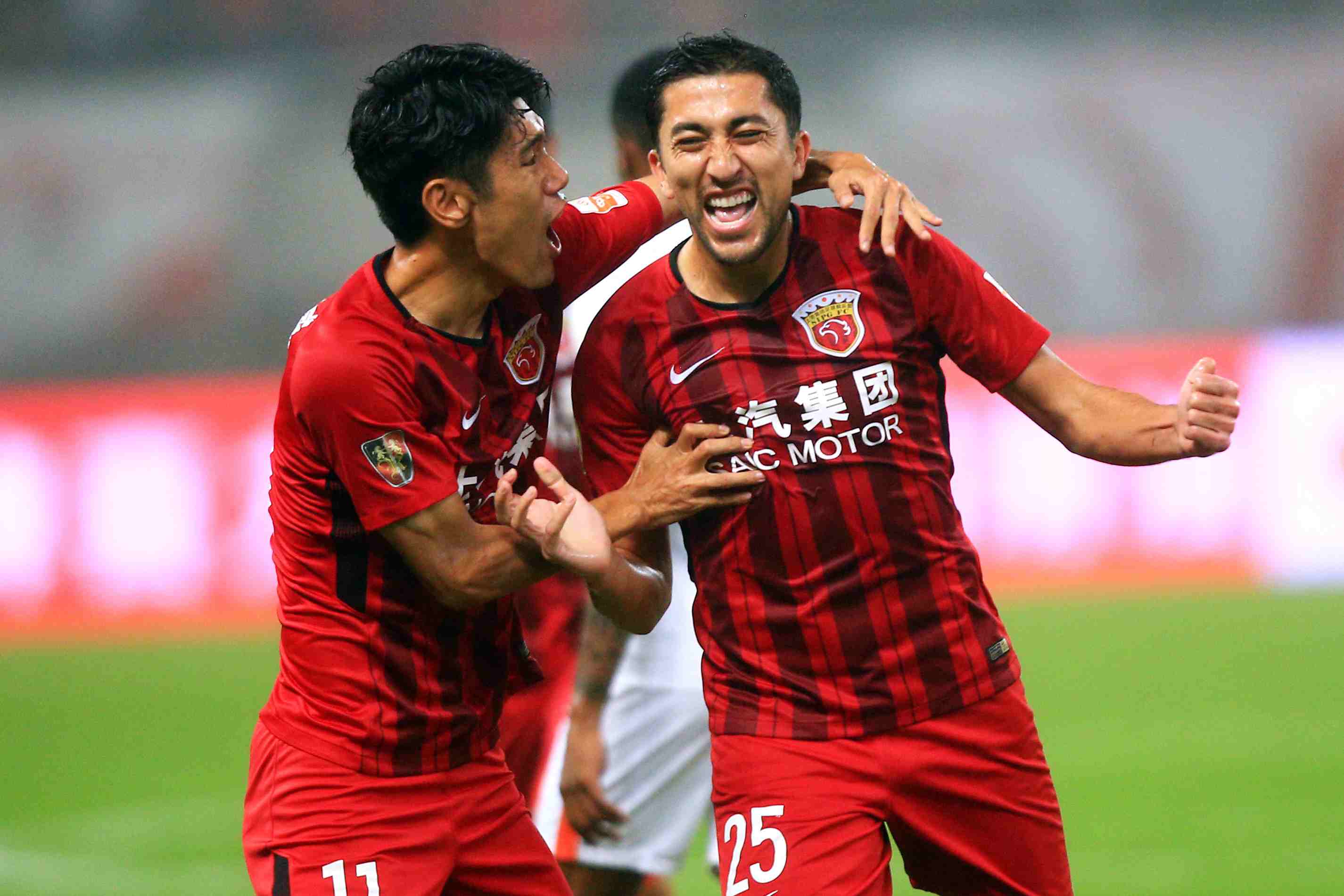 欧协联半场：乌切闪击破门，西塞疑似逃点，水晶宫1-0古比斯（欧协联半场战报：乌切闪击先拔头筹，西塞疑似逃点，水晶宫暂1-0领先古比斯）