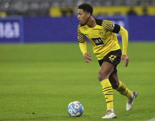 官方：英格兰名哨安东尼-泰勒将执法欧冠第4轮布鲁日vs巴萨（官方确认：欧冠第4轮布鲁日对阵巴萨将由英格兰名哨安东尼-泰勒执法）