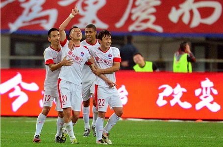 特别的缘分！瓦科与法比奥同年同月同日生，将争夺中超金靴（同年同月同日生的巧合，瓦科与法比奥上演中超金靴对决）