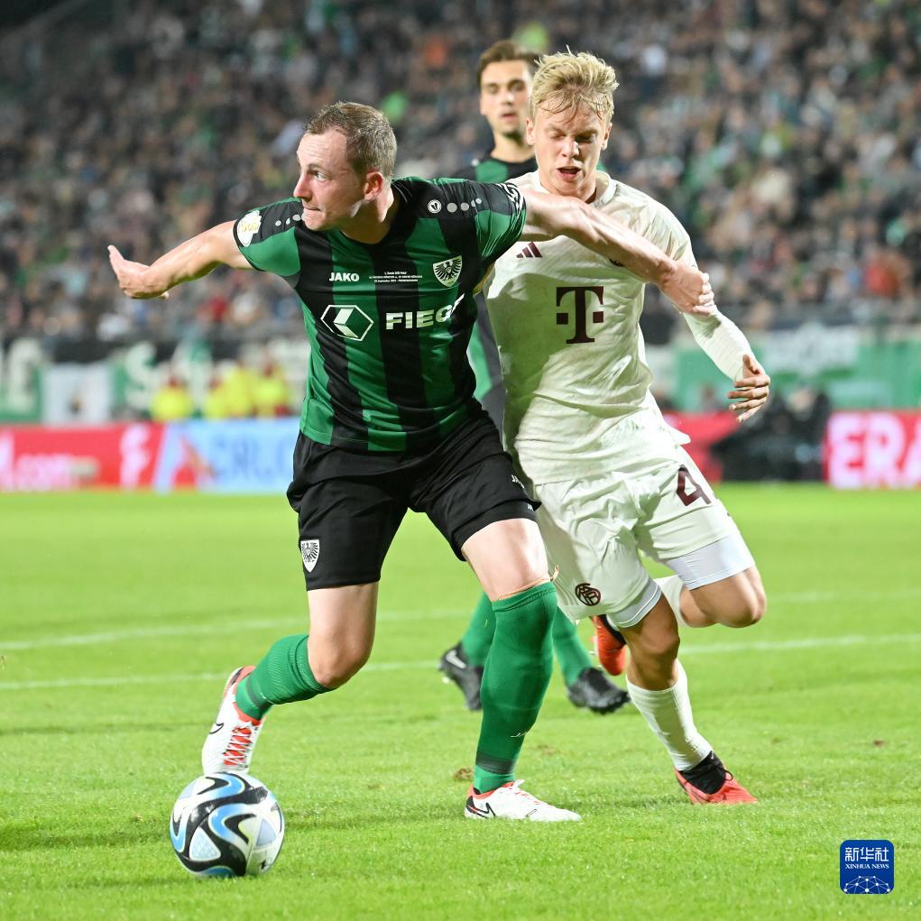 阿诺德受伤影响皇马阵容，巴尔韦德需客串右后卫，球迷呼吁调整阵型。（阿诺德伤停牵动皇马阵容，巴尔韦德改打右后卫，球迷呼吁变阵）