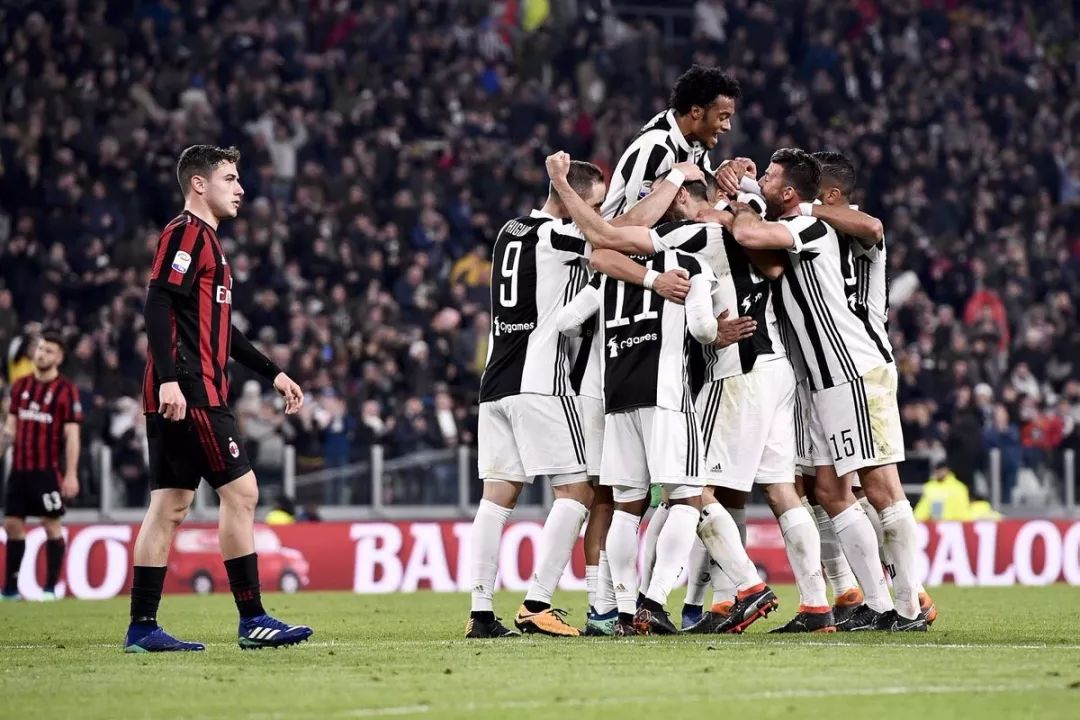 罗马诺：米兰和戴维没接触，球员经纪人否认所有冬窗离队传闻（罗马诺：米兰与戴维无接触，球员经纪人否认冬窗离队传闻）