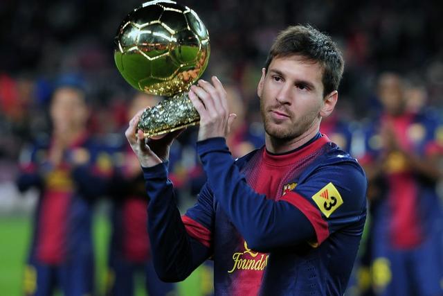 西媒：亚马尔改踢前腰全面爆发，进攻数据耀眼还完成7次抢断（西媒：亚马尔改打前腰全面开花，进攻端耀眼并完成7次抢断）