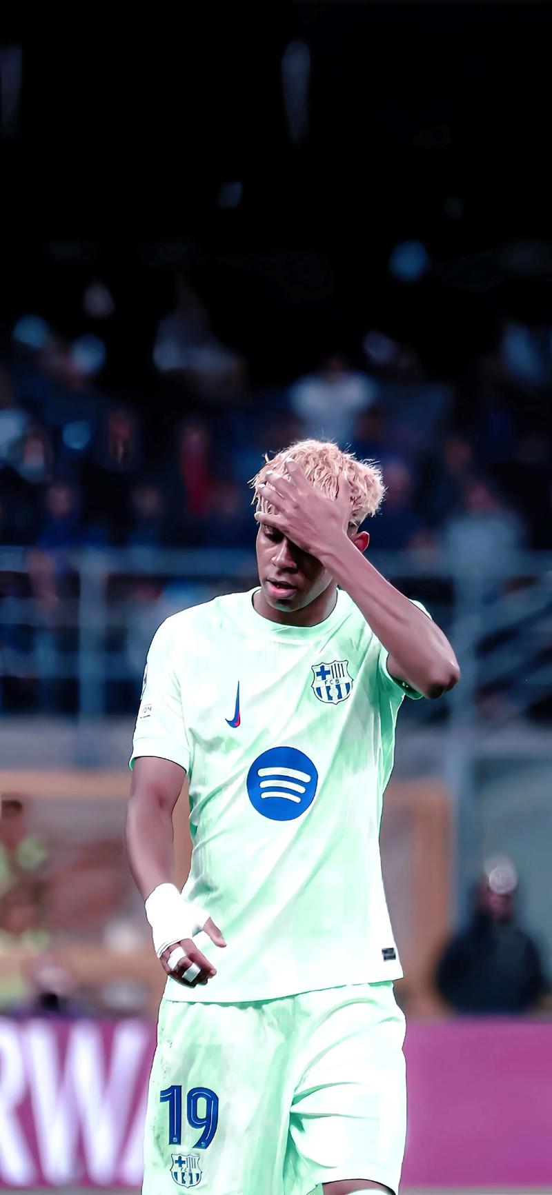 球迷愤怒的不只是输球（球迷的怒火不止源于败北）