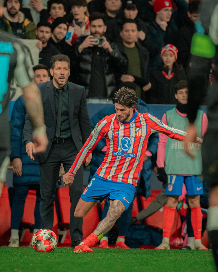 初出茅庐，蒯纪闻处子赛季1球6助攻，中超0球5助攻（新人崭露头角：蒯纪闻处子季1球6助，中超0球5助）