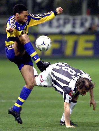 广东一夜3消息！杜锋或重返国家队，胡明轩遭围攻，徐杰沉冤得雪（广东一夜三新闻：杜锋有望回归国家队，胡明轩遭围攻，徐杰终获昭雪）